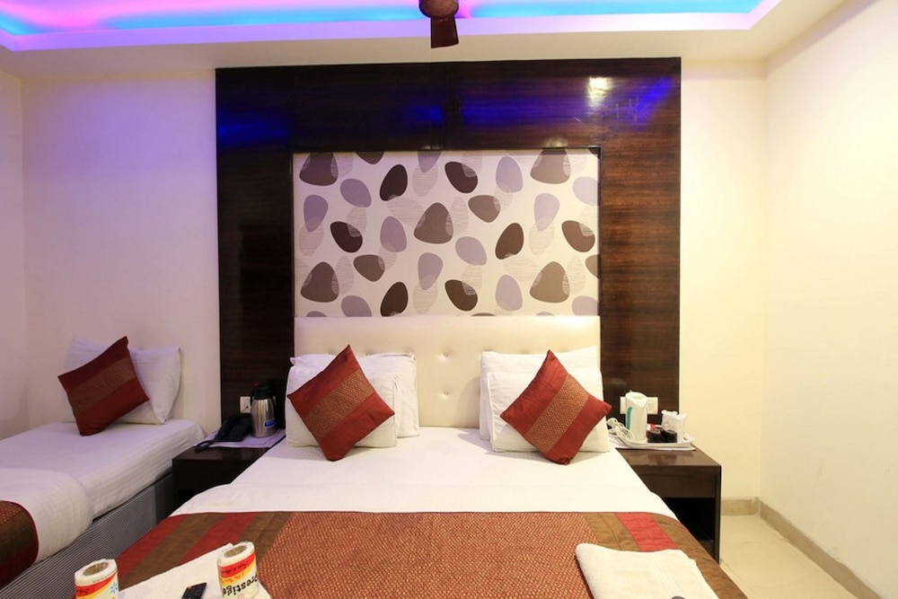 Check In Room RK Ashram 20/37