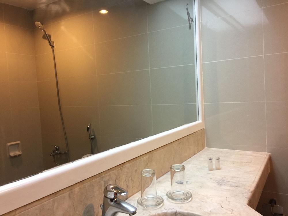 Golden Peak Hotel and Suites powered by Cocotel 35/63