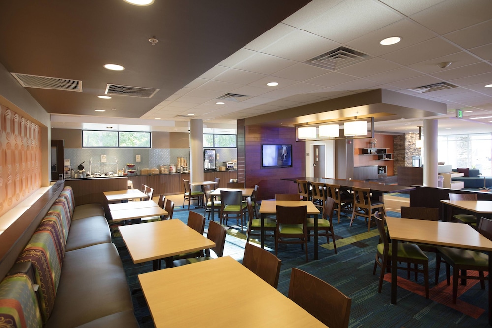Fairfield Inn And Suites Detroit Lakes 27/33