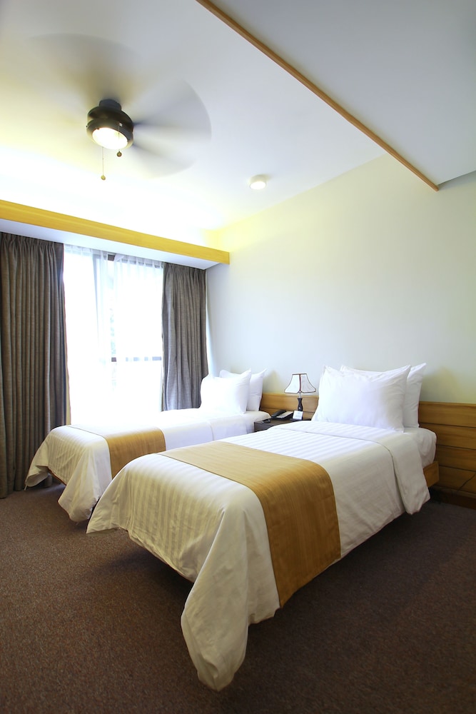 Grand Sierra Pines Hotel 19/63