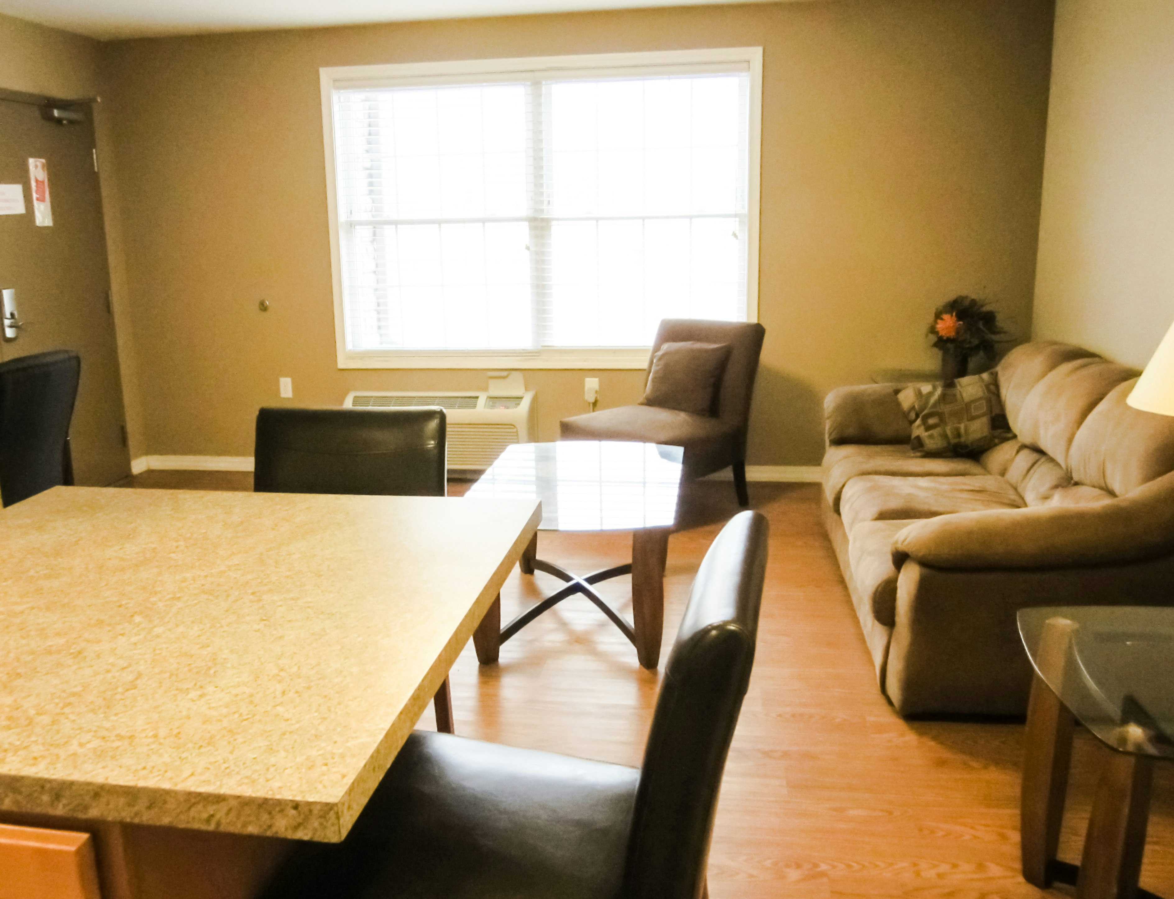 Bell Apos S Extended Stay And Suites 43/75
