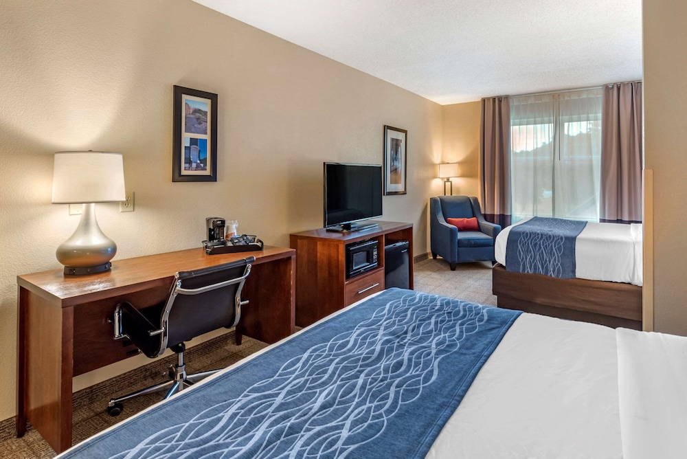 Comfort Inn & Suites Virginia Beach - Norfolk Airport 7/28