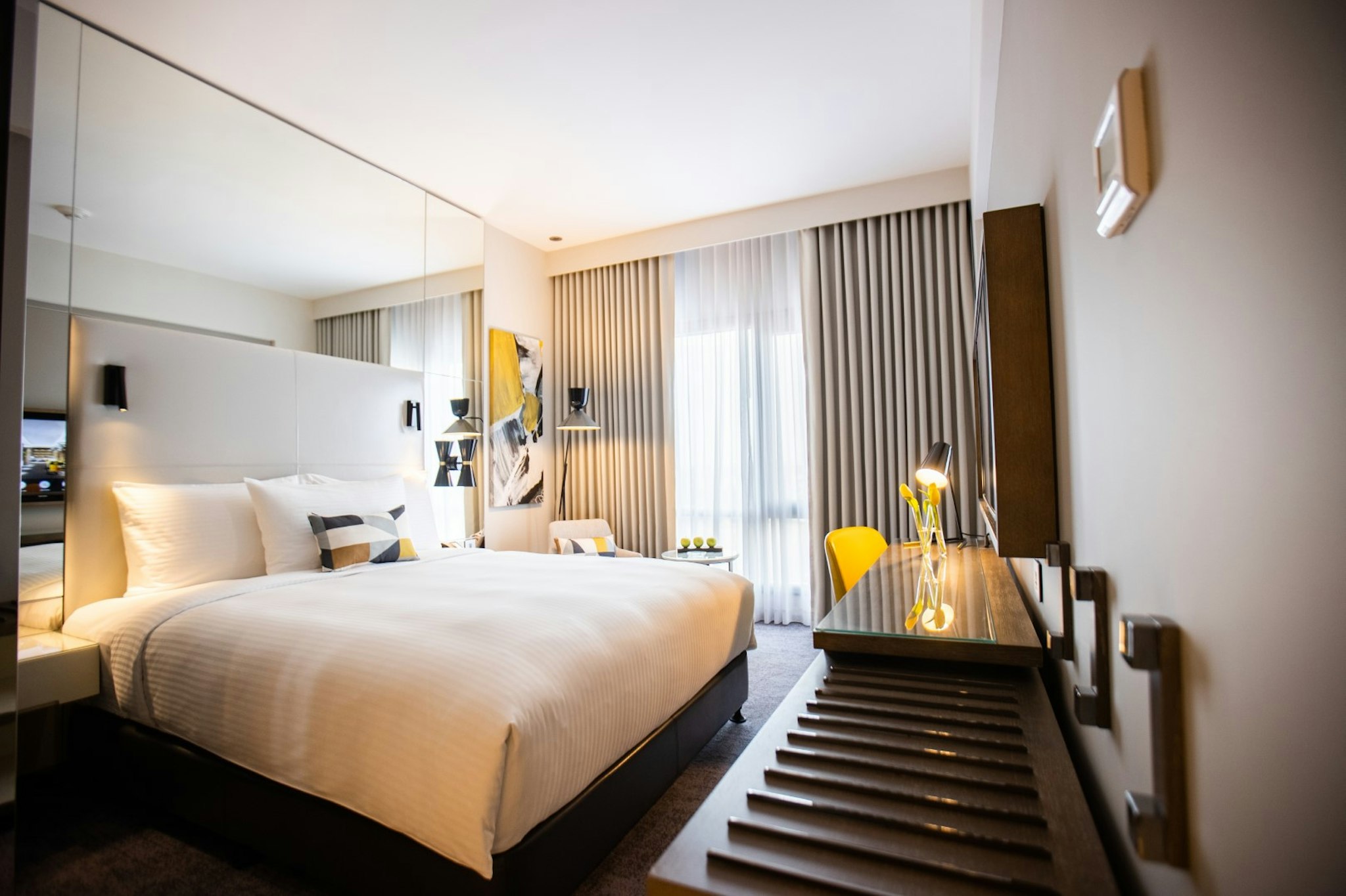 Centro, Queen Bed