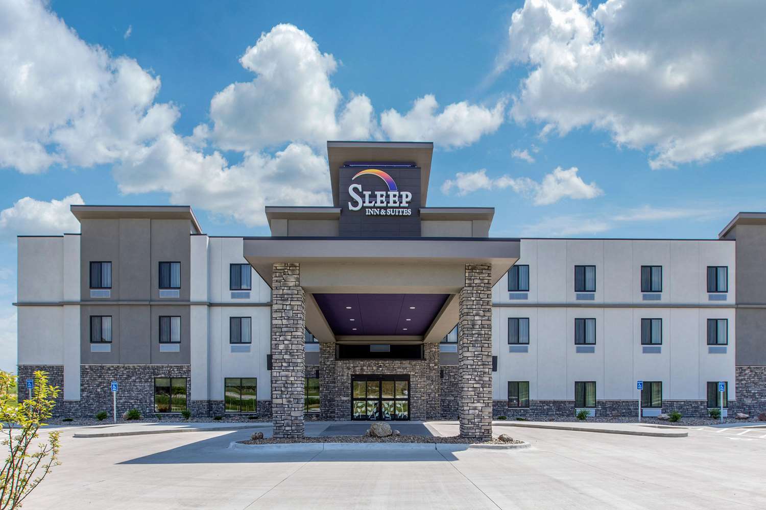 Sleep Inn and Suites Ankeny Des Moines IA 1/33