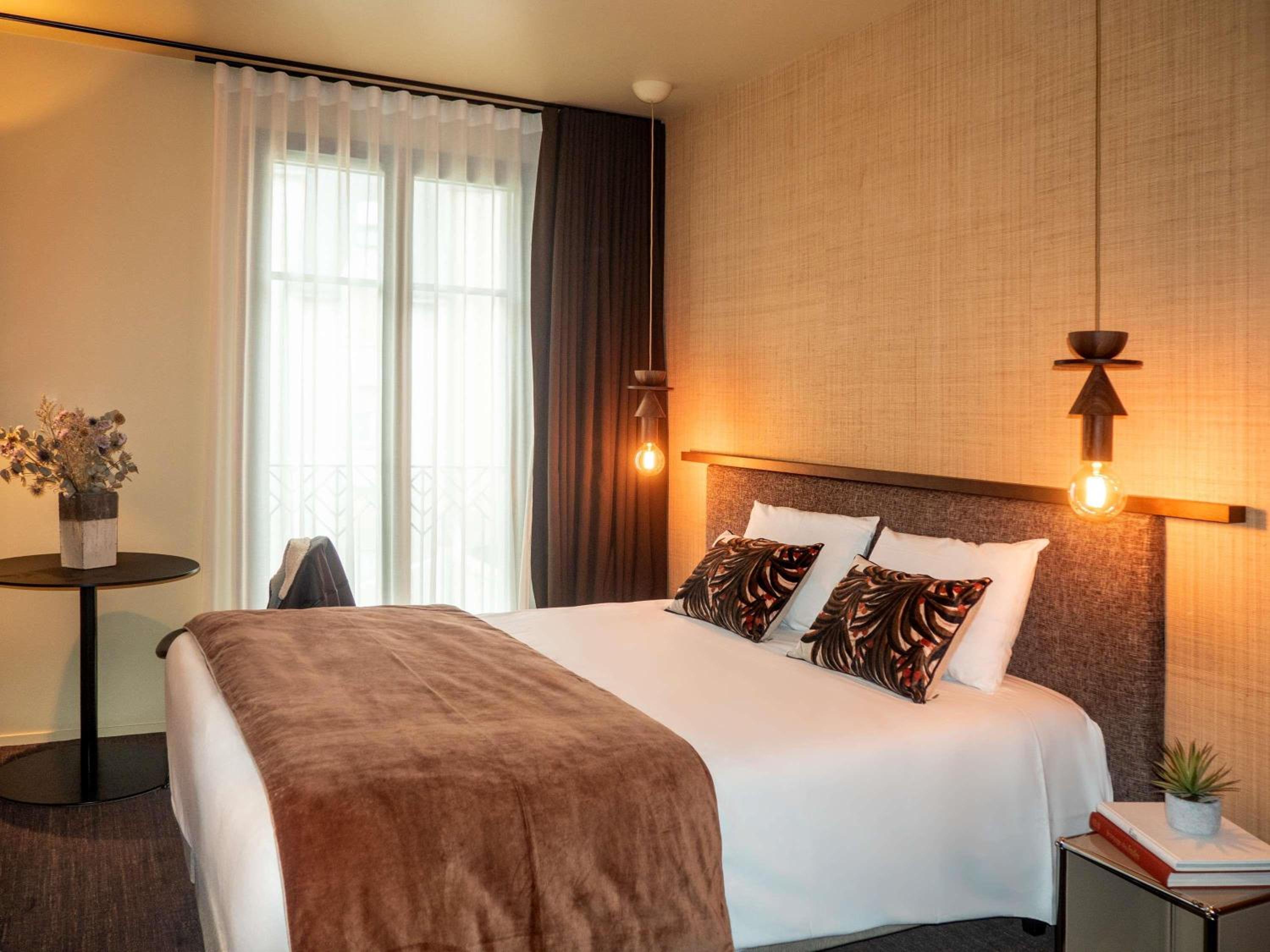 Classic, Double Bed, Lateral Side Sea View