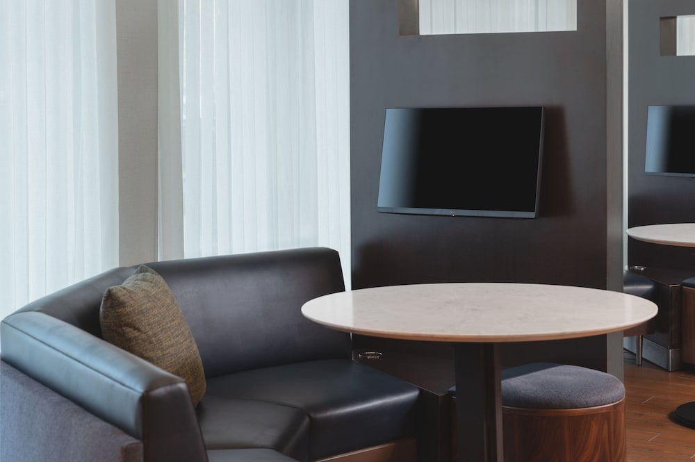 Courtyard By Marriott Providence Lincoln 40/50