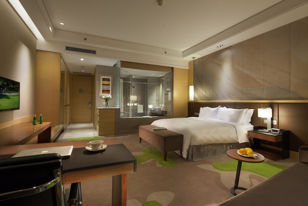 Holiday Inn Qingdao Expo 18/34