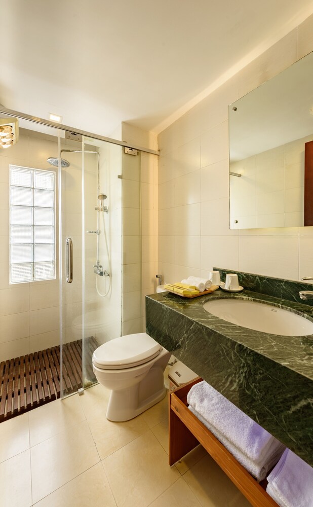 NT Elysian Hotel 67/76