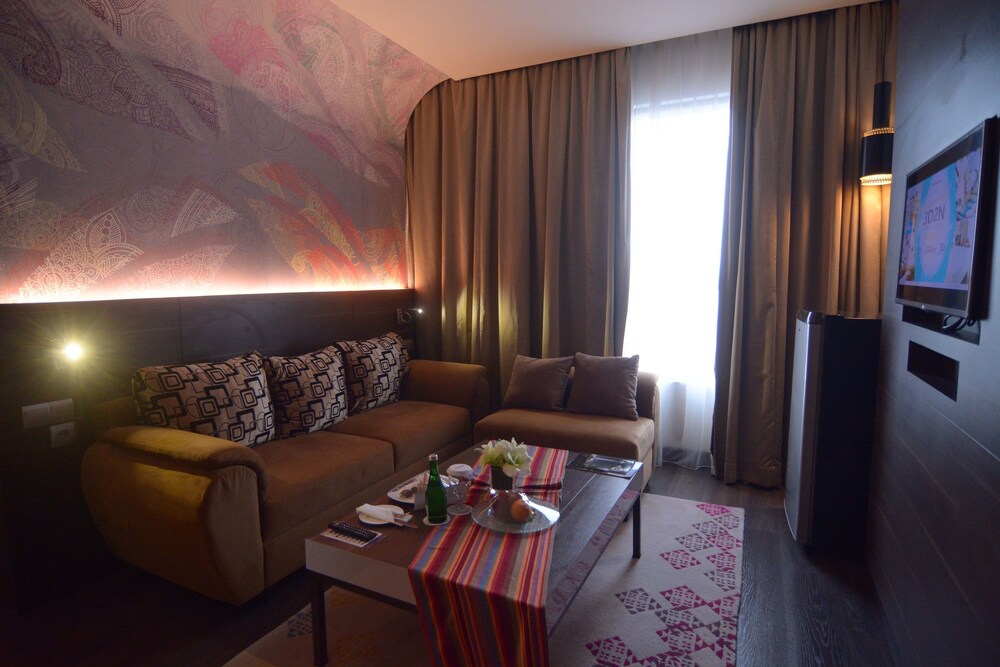 Mercure Karawang 42/66