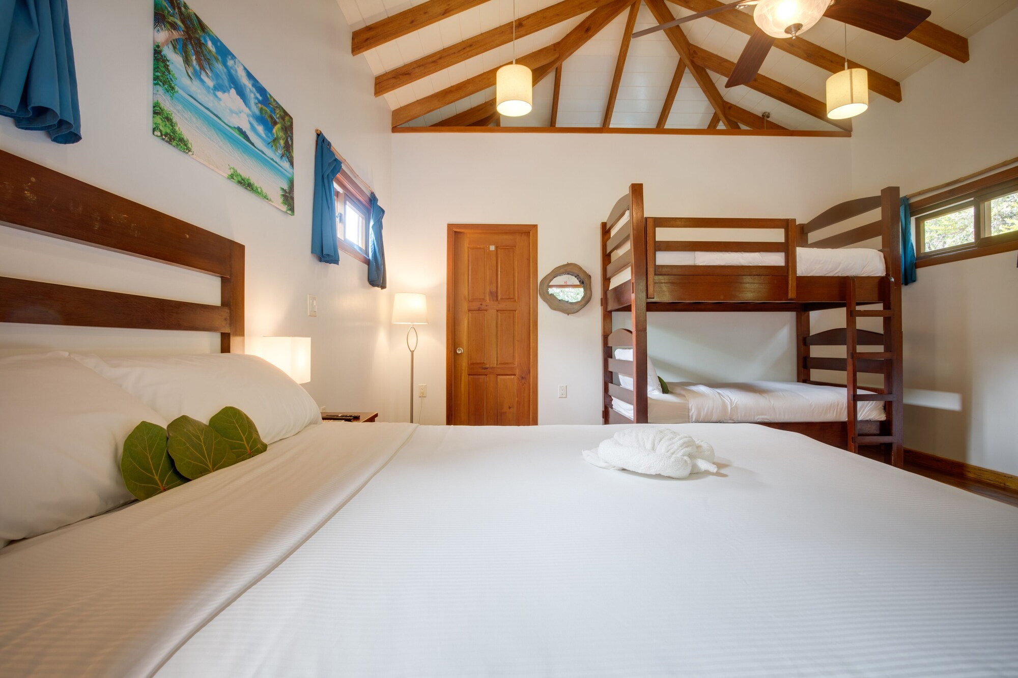 Private, Bungalow, 1 Queen and 1 Bunk Bed