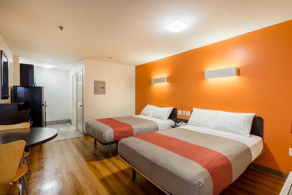 Motel6 Greenville, SC 15/60