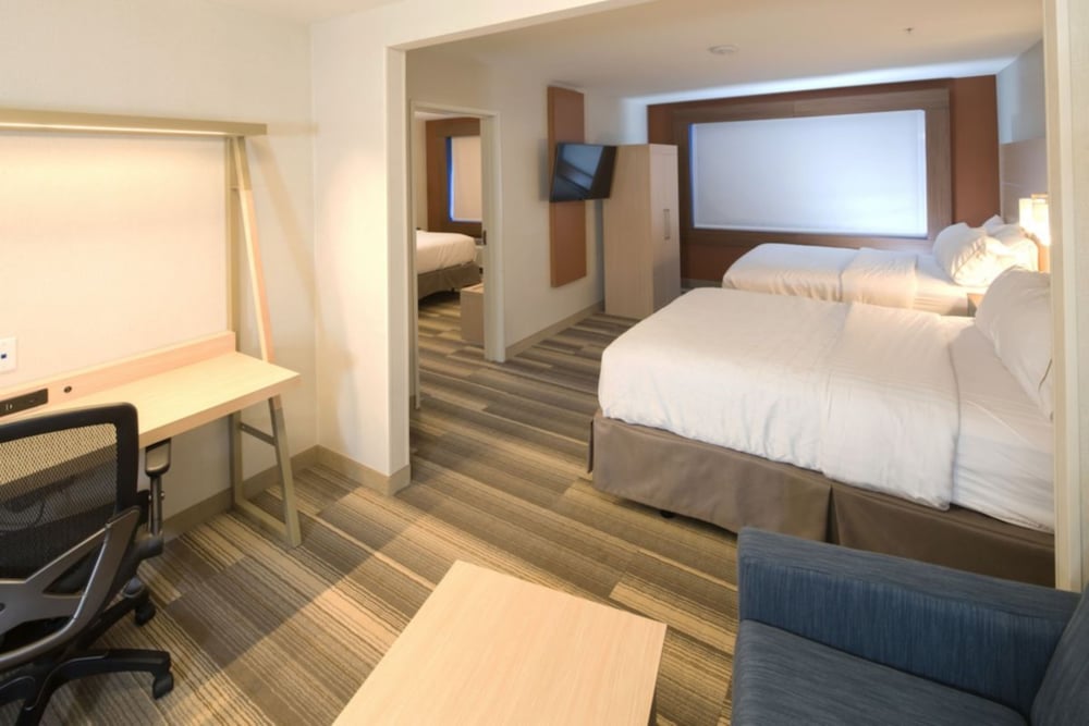 Holiday Inn Express And Suites Portage 24/57