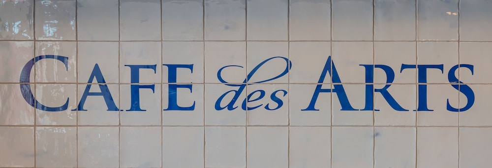 Hotel Des Arts 33/62