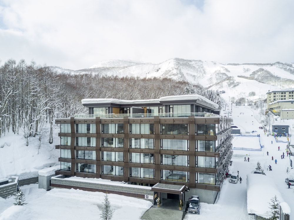 Aya Niseko 3/50