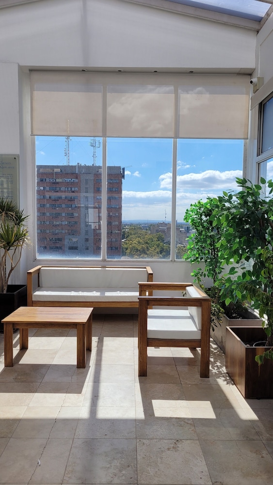 Mendoza Hotel 54/66