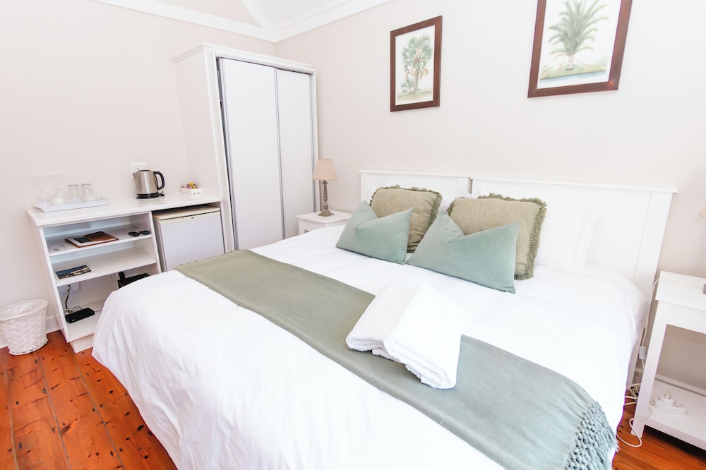 Botha House 8/45