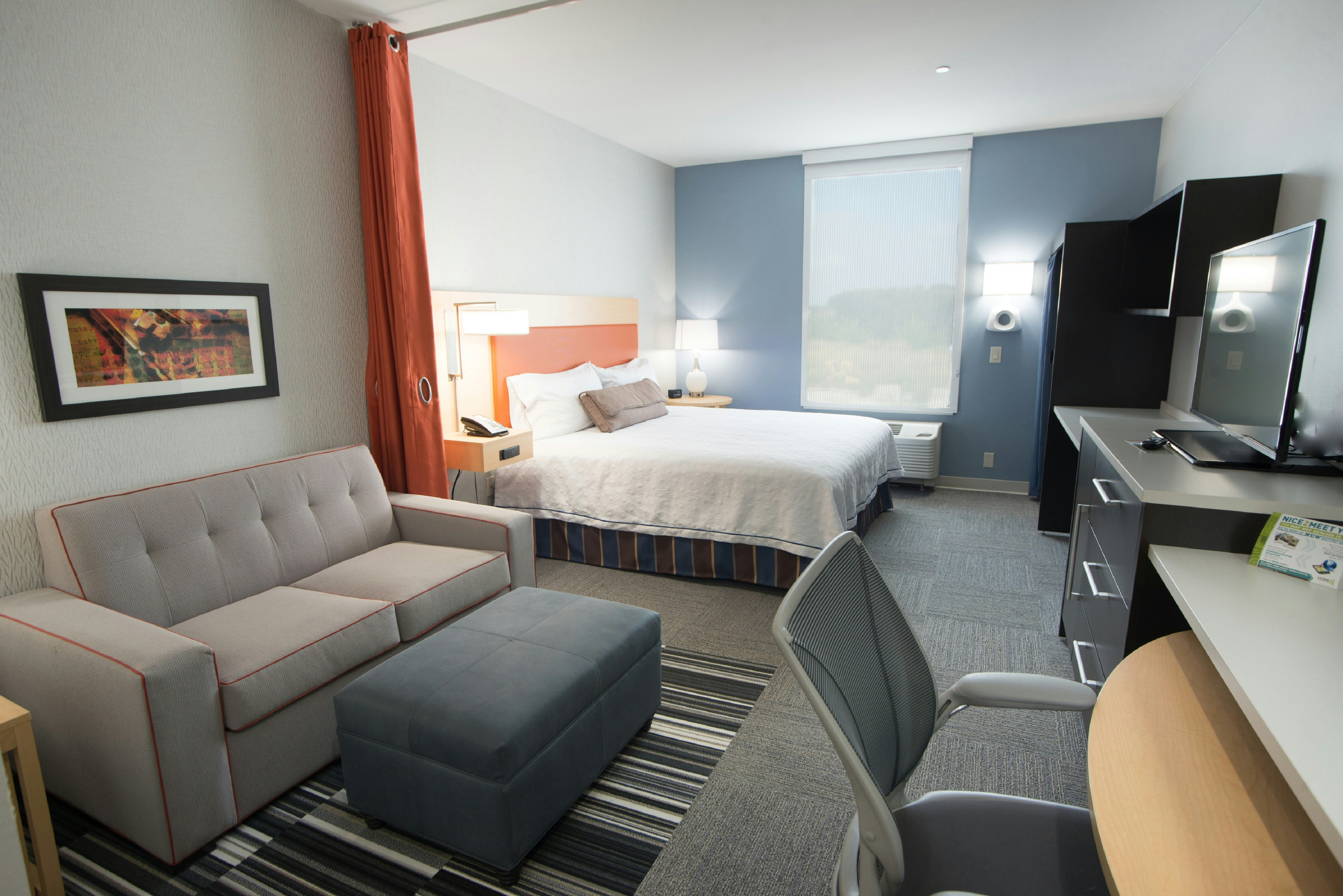 STUDIO, SUITE, KING BED