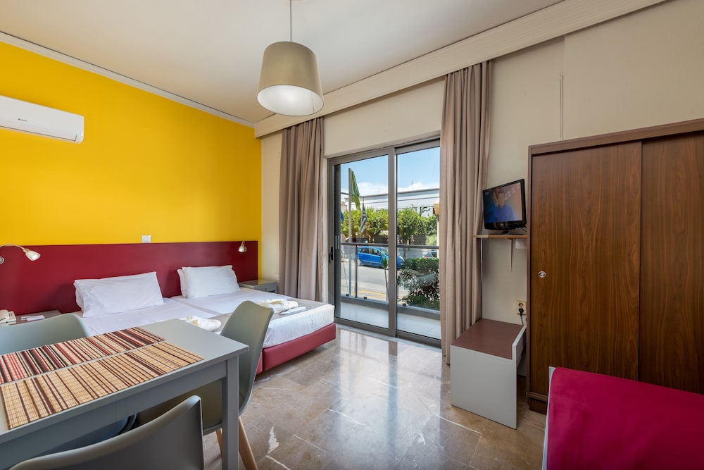7 Palms Hotel Apartments 9/49