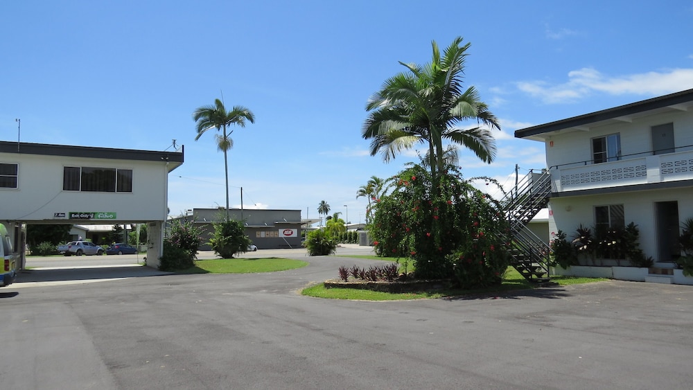 Cardwell At the Beach 24/31