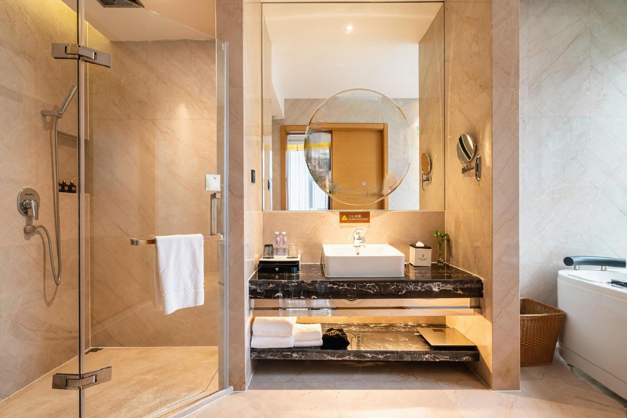Qinchuan Hotel 54/55