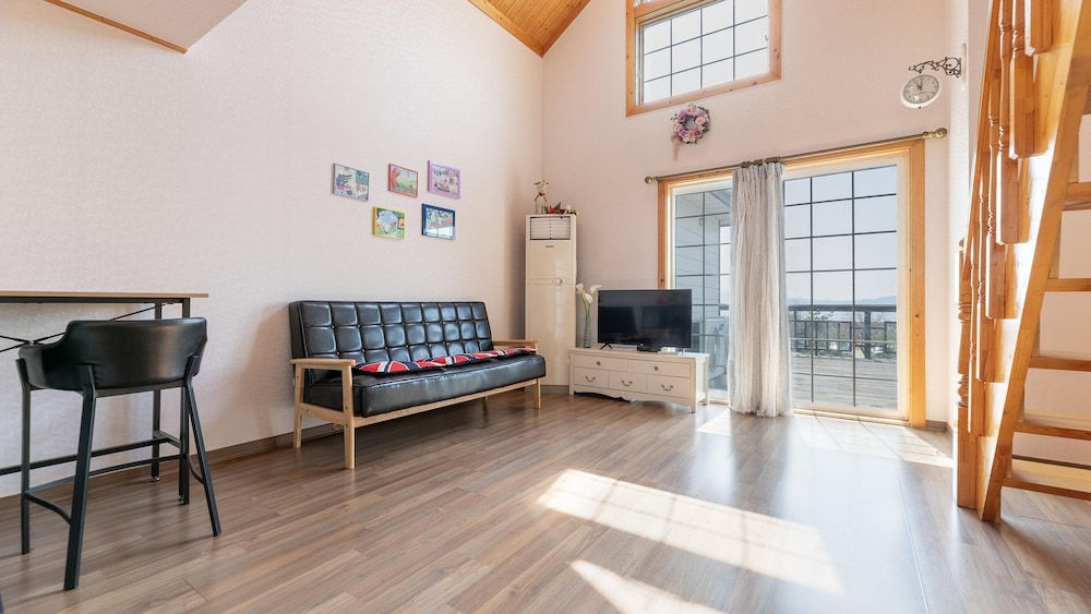 Ganghwa Western Beach Pension 30/50