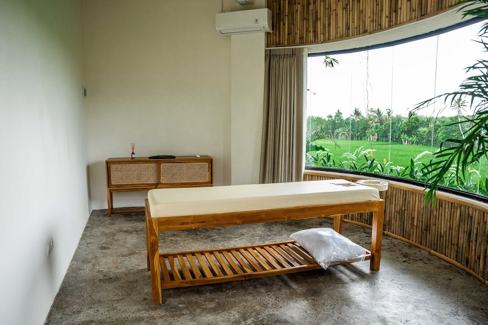 Shanti Boutique Retreat 24/57