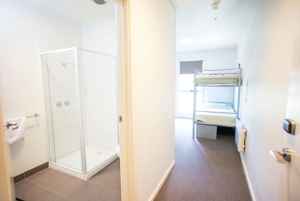 THE ISLAND ACCOMMODATION 22/69