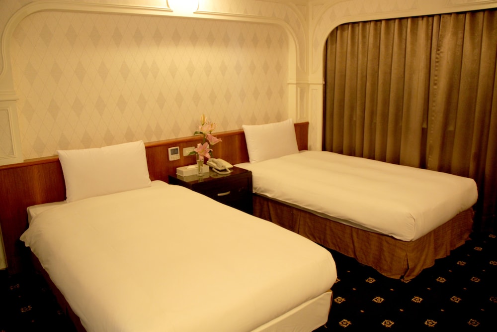 Crystal Hotel 17/67