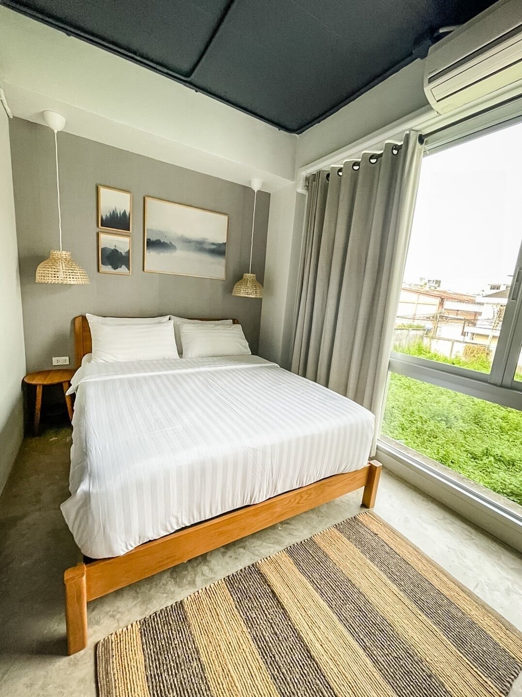 DELUXE, DOUBLE BED