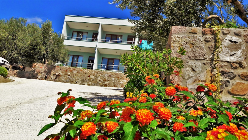 Nazan Motel & Restaurant & Beach 2/50