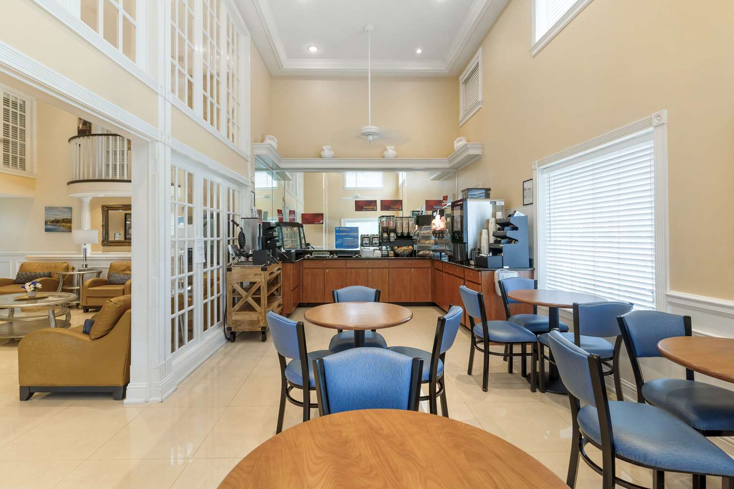 restaurant cafeteria