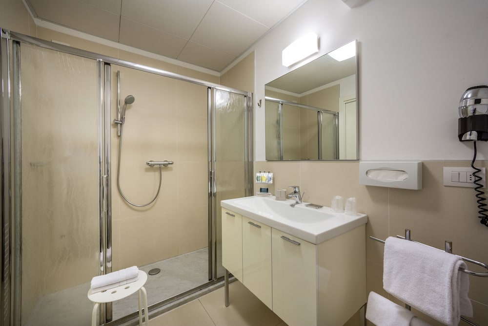 Hotel Forlanini52 Parma 28/29