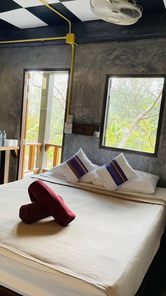 BOTTLE BEACH 1 RESORT 14/74