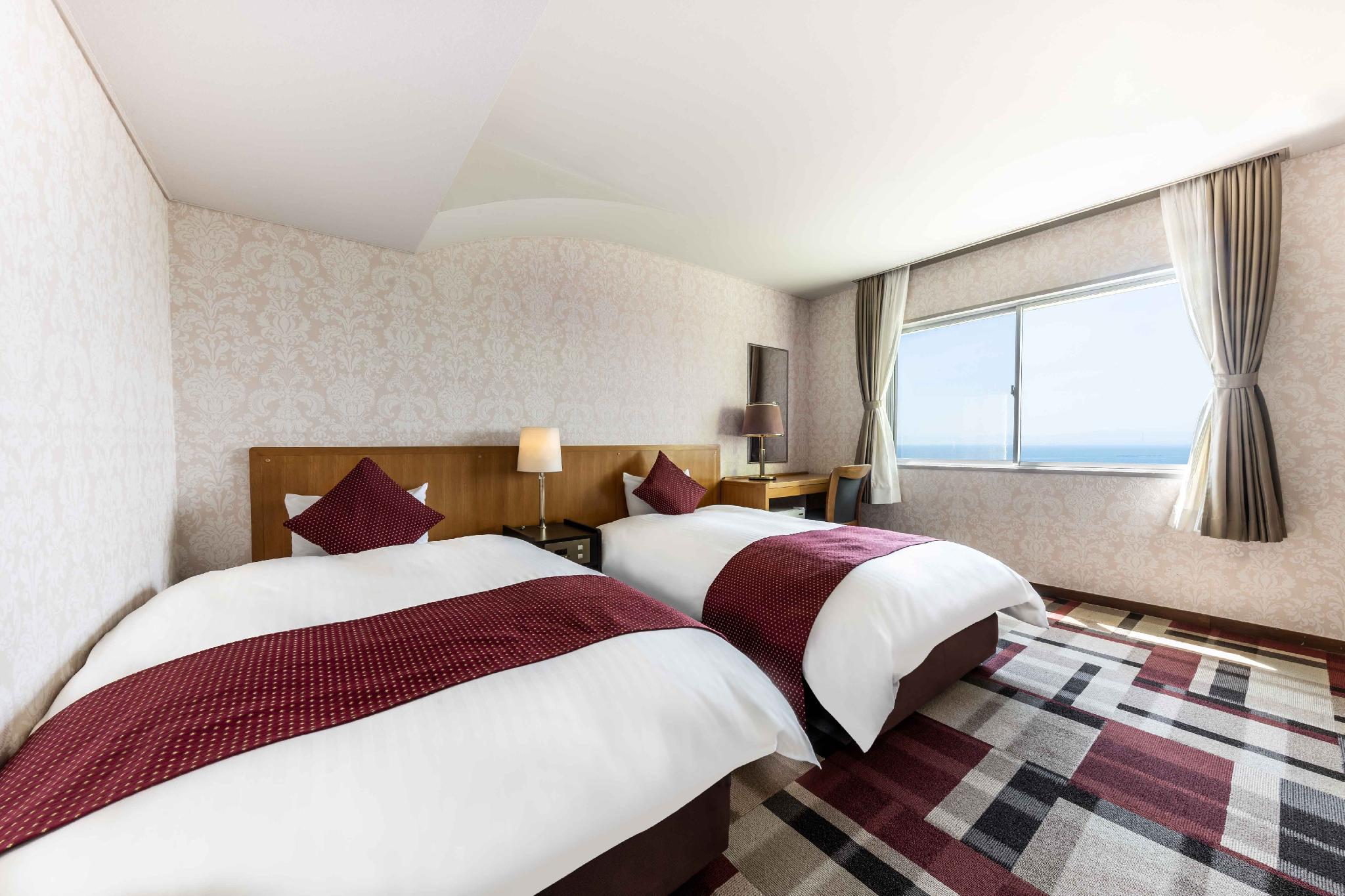 Room, Twin Beds, East Wing