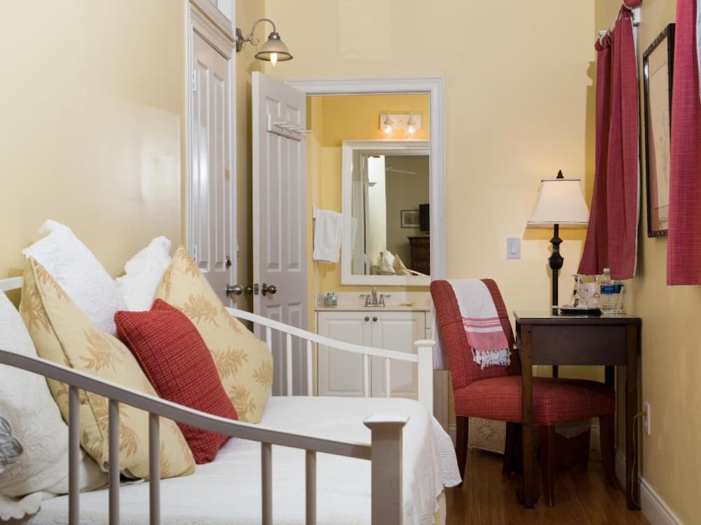 Room, Queen Bed, Sunset View, Sofa