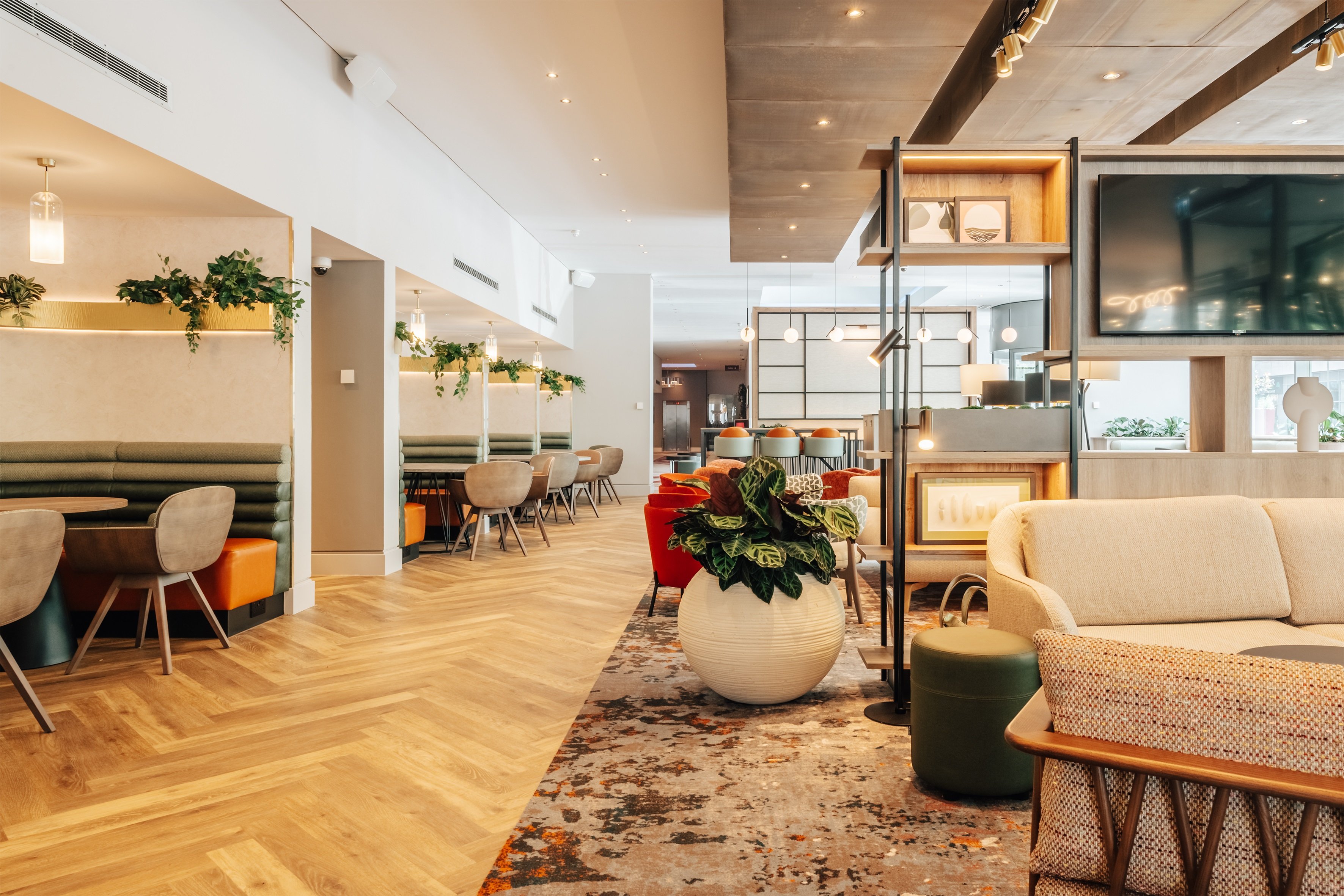 CROWNE PLAZA LONDON DOCKLANDS 34/71