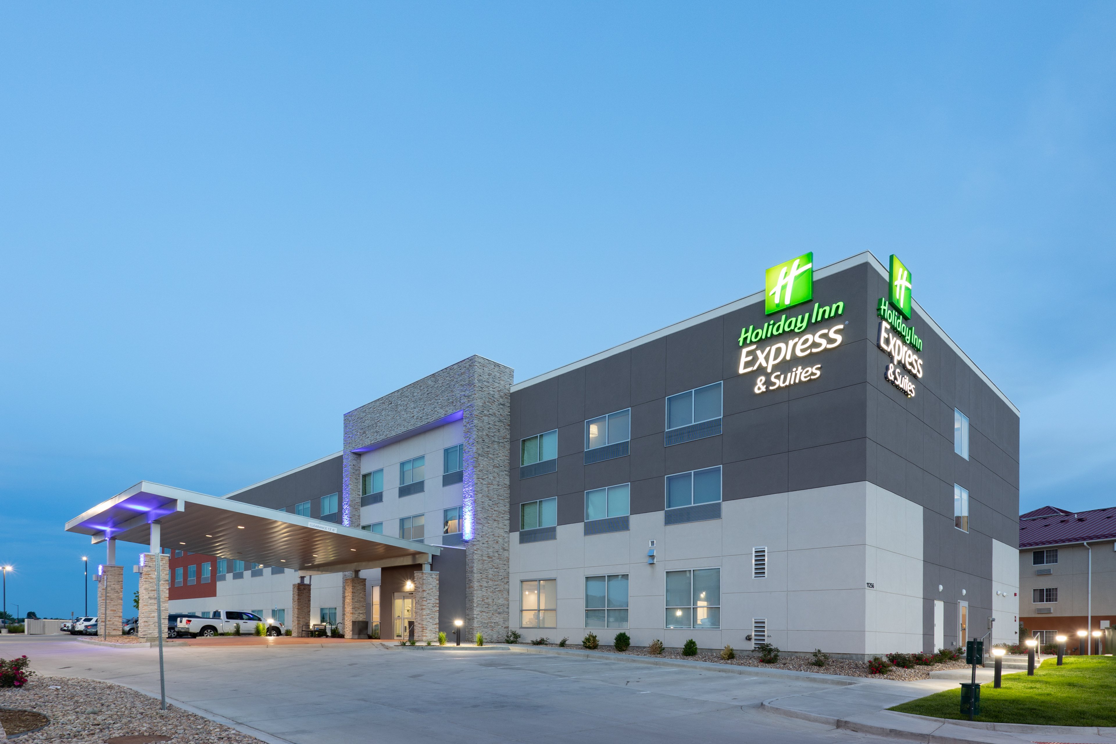 Holiday Inn Express & Suites Firestone - Longmont 2/44