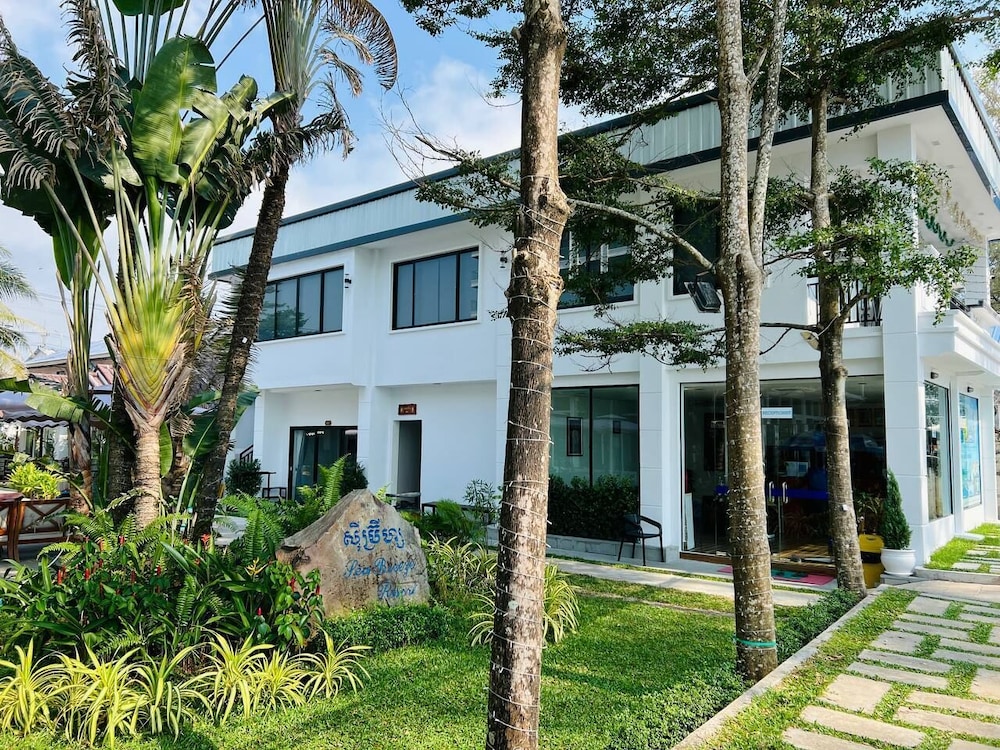 Sea Breeze Resort 41/50