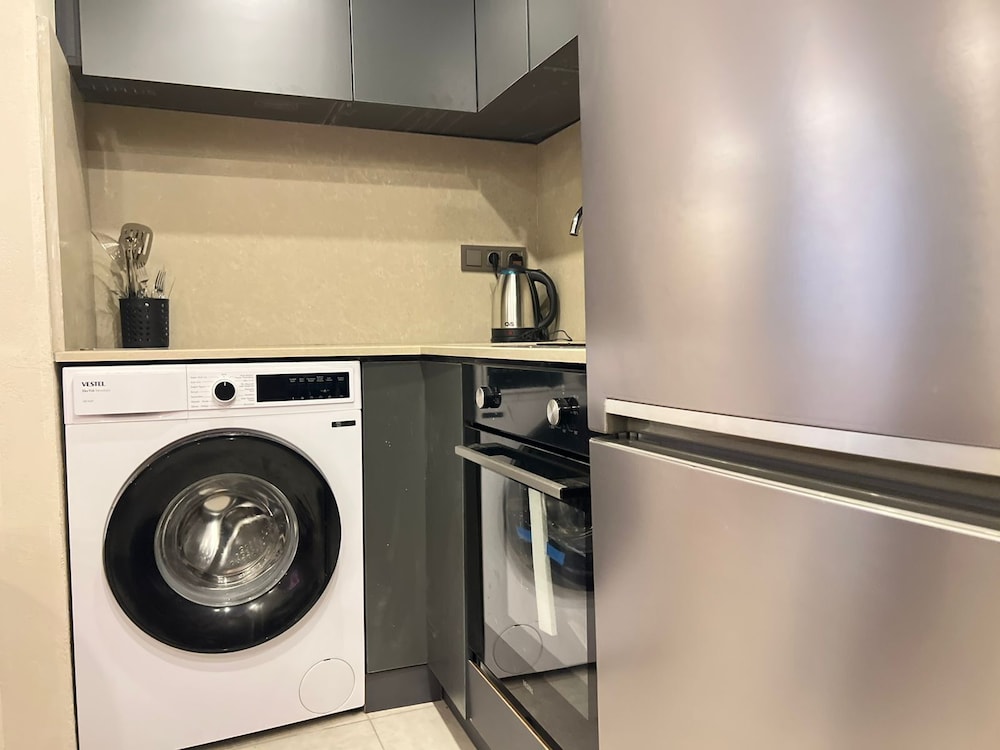 Khalkedon Suite 7/50