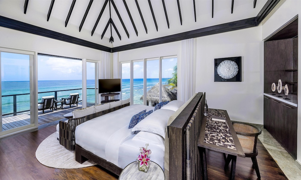 Naladhu Private Island Maldives 15/65