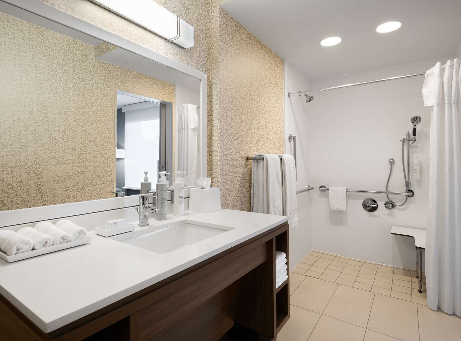 Home2 Suites by Hilton Indianapolis Keystone Crossing 20/21