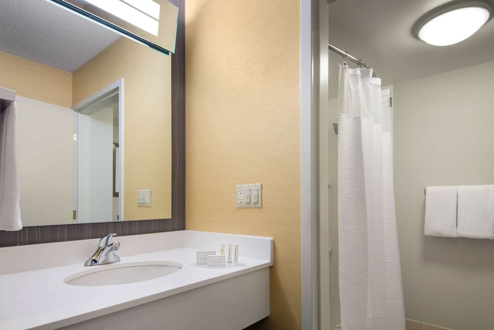 Sonesta Select San Francisco Airport Oyster Point Waterfront 15/67