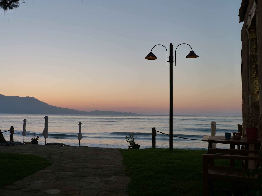Azure Beach Seafront Villas 41/56