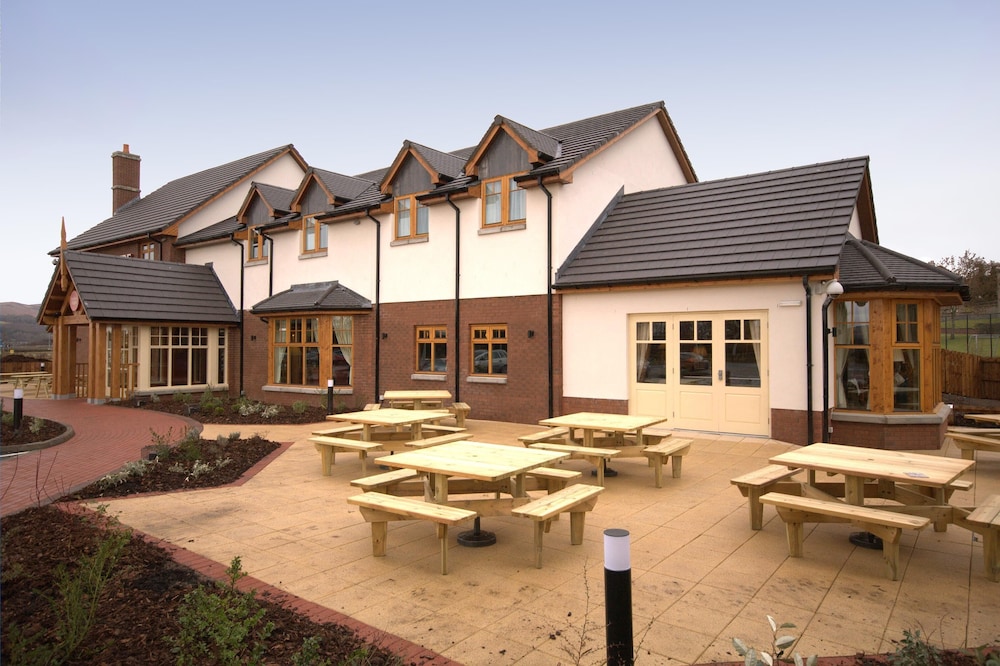Premier Inn Dumbarton/Loch Lomond 42/46