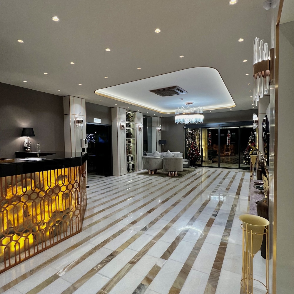 MQ Hotel Suites 8/60