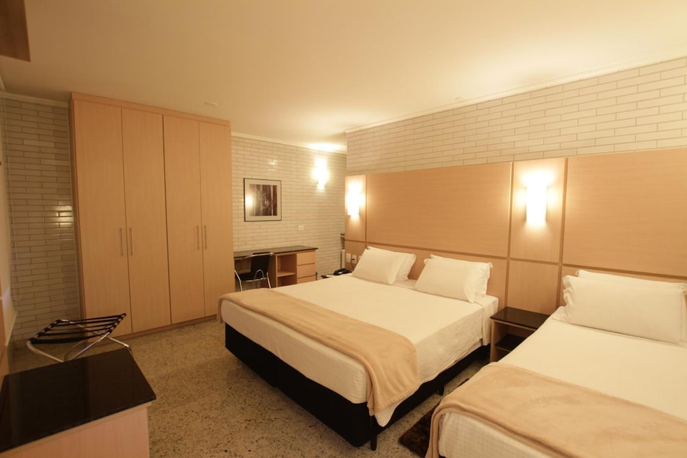 ROOM, TRIPLE