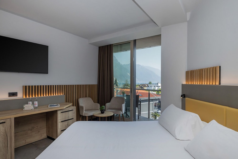 غرفة ديلوكس بسريرين منفصلين بإطلالة على البحيرة، Hotel Garda 9/10