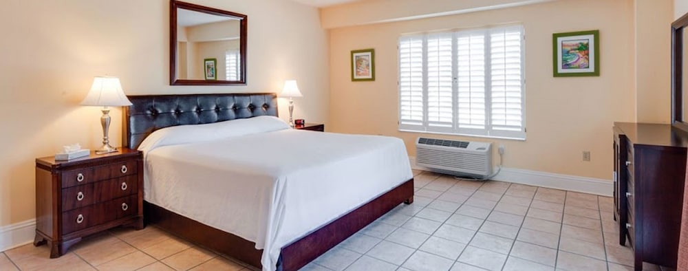 Naples Park Central Hotel 19/50