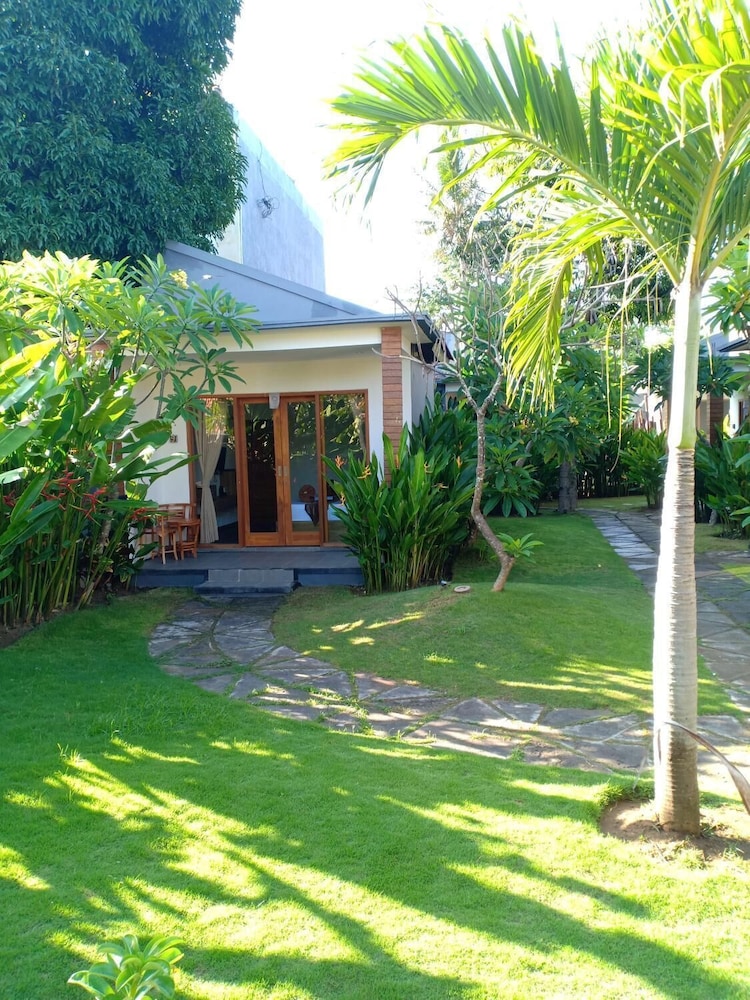 Singabu Bungalows 44/50