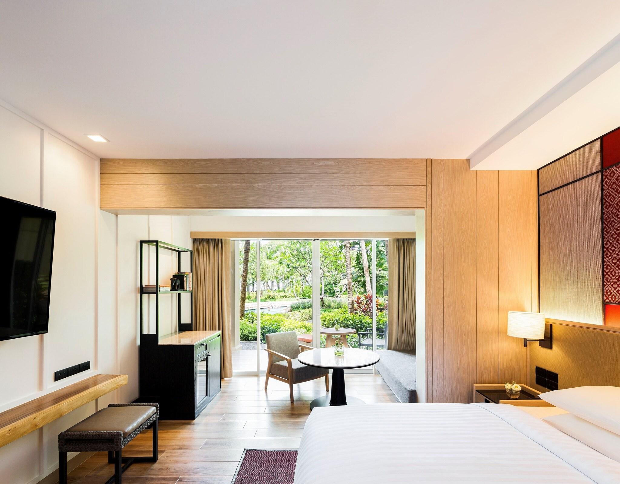 Club, Deluxe, Twin Beds
